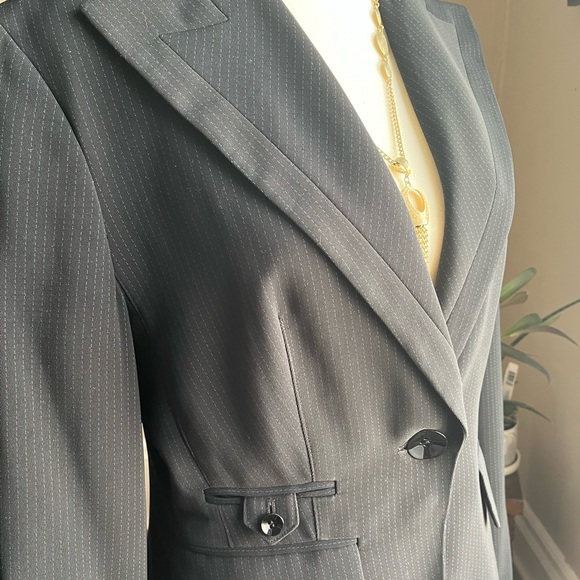 Allen B pinstriped suit jacket with paisley lining. - Picture 9 of 16